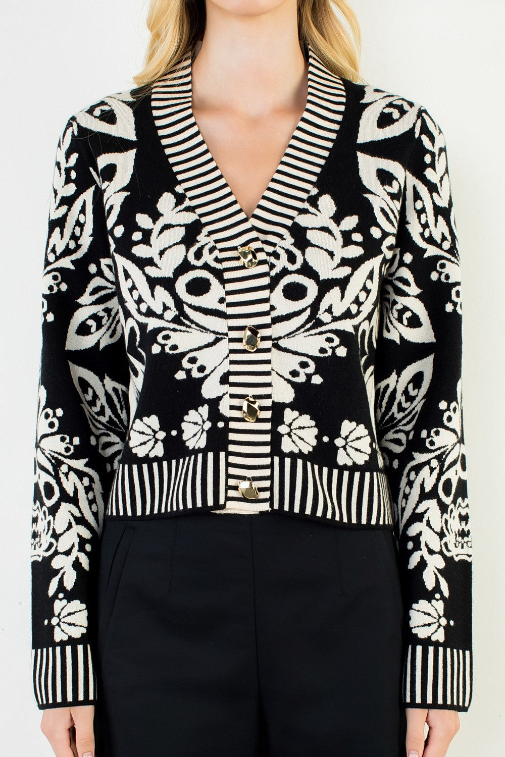 FLORAL V-NECK CARDIGAN--BLACK