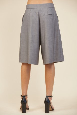 WOVEN BERMUDA DRESS SHORTS--GREY