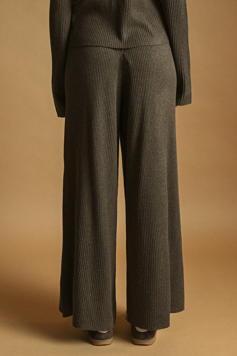 ESPRESSO STRAIGHT LEG RIBBED PANT