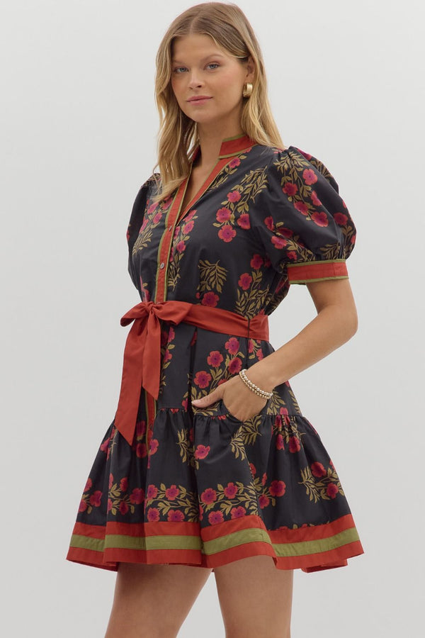 FLORAL SHORT PUFF SLEEVE BELTED DRESS--BLACK MULTI