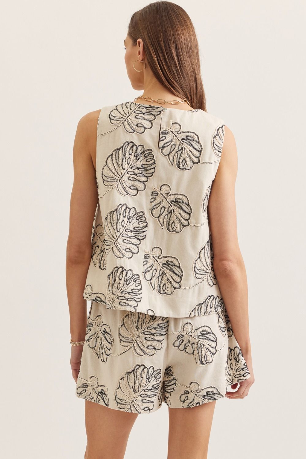 LEAF EMBROIDERED SLEEVELESS TOP--LINEN/BLACK